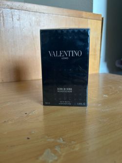 Valentino Born in Roma Rockstud Noir