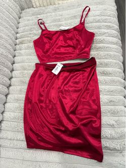 New KYRRA Burgundy Velvet Two-Piece Set – Large