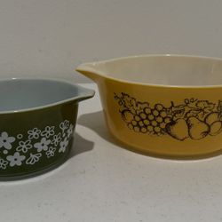 Vintage Pyrex Bowls 