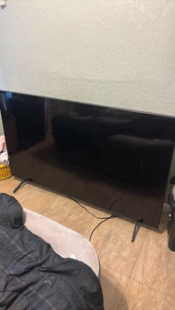 70” Class UHD 4K Smart TV