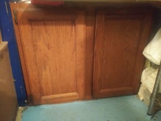 Wel_bilt small cabinet .oak/wallnut stained 2 door one shelf