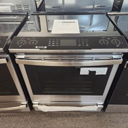 Profile 30 in. 5 Burner Element Smart Slide-In Electric Range in Fingerprint Resistant Stainless w/ Convection. Air Fry