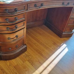  EXECUTIVE LEATHER TOP OFFICE DESK