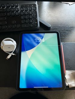 iPad Bundle!!  (256GB)