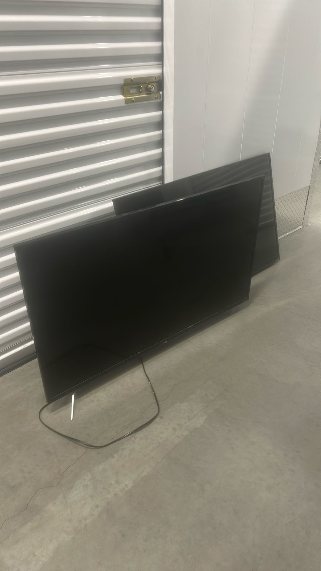 2 Avail! 📺 TCL 50” 4K UHD Smart Roku TV – Great Condition! $175 OBO