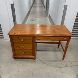 Thomasville Vignettes Pine Desk