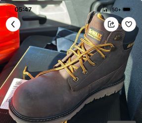 Dewalt Boots. New Size 9
