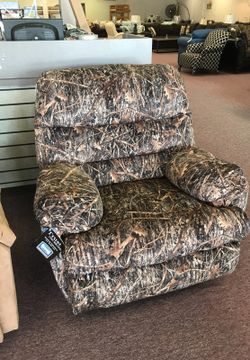 Simmons Camo recliner