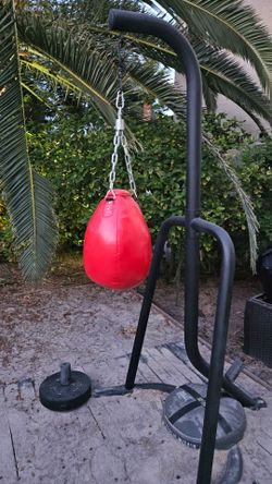 New Boxing and MMA Heavy Bag, 60 pounds