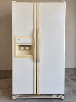Kenmore Side-by-Side Refrigerator with Ice Maker