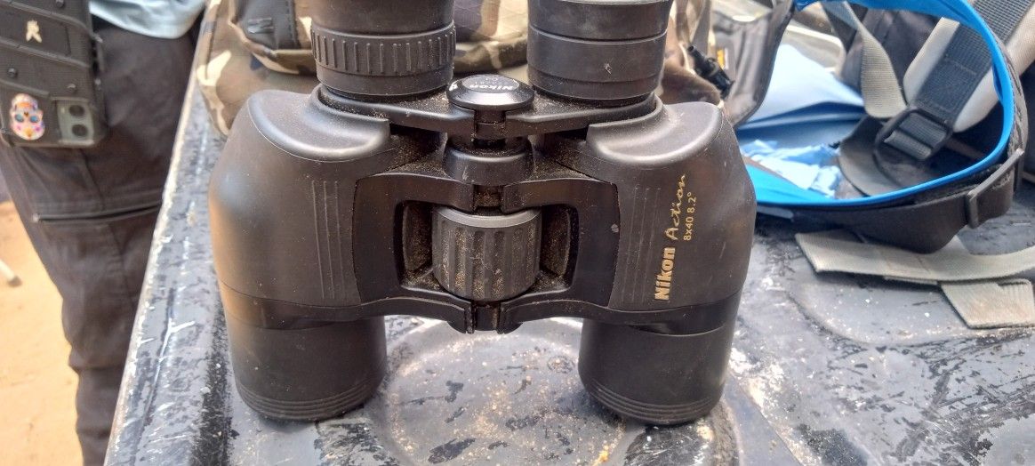 NIKON Action 8X10 Binoculars G