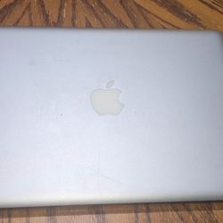 Apple MacBook (older Model)