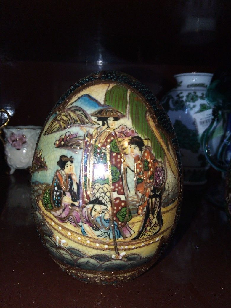 Vintage Porcelain Hand-painted satsuma Three And A Half Into High Egg