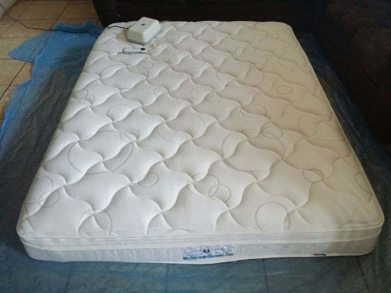 Select Comfort Sleep Number Queen P5 Mattress & Modular Base