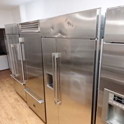 Ge Monogram Refrigerator And Freezer 42" Bilt In Side By Side