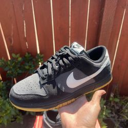 GREY AND BLACK NIKE DUNK SIZE 10
