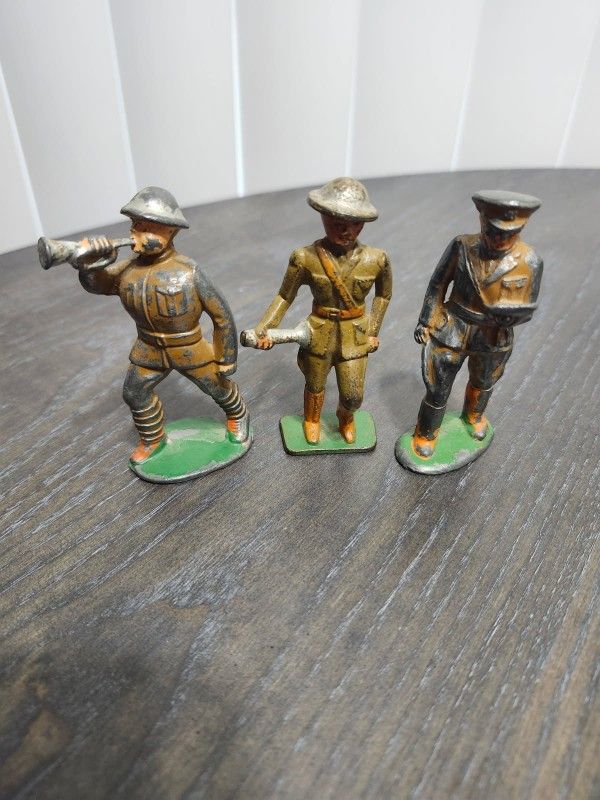 Vintage Lead Army Soliders