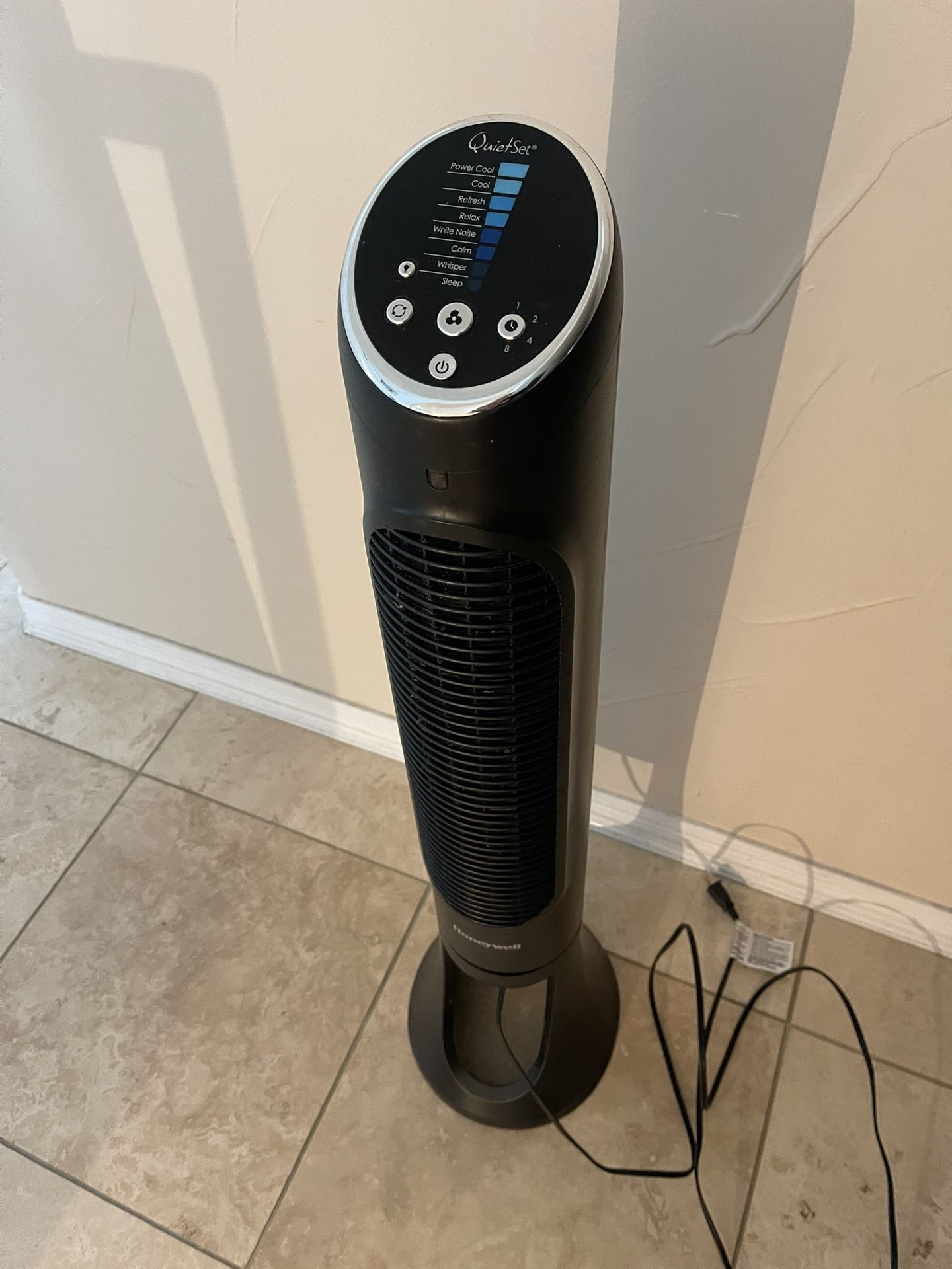 Honeywell Quieset 8-Speed Hole - Room Tower Fan