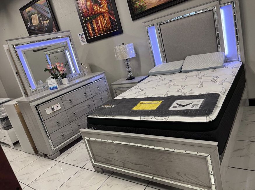4pc Queen Bedroom Set π₯³ LED Light π‘