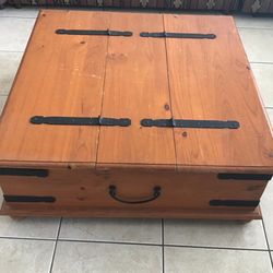 Coffee Table With Storage And Wheels Crate & Barrel Style (real wood )
