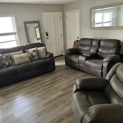 3 Piece Recliner Set $800