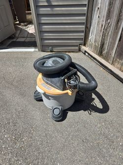 6 GAL. RIDGID SHOP VACUUM