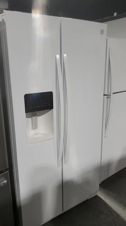 Kenmore Side-by-Side White Refrigerator
