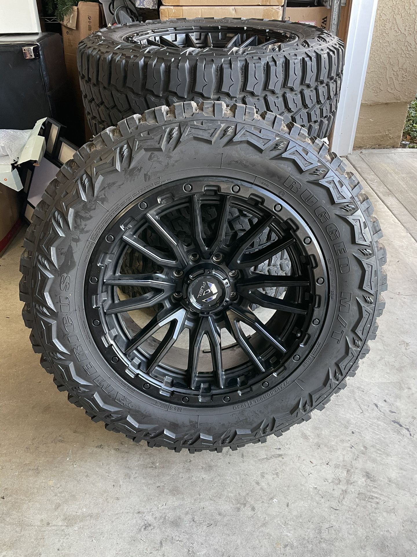 37” Tires On 22” Wheel - 8 Lugs