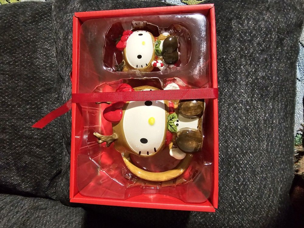 Hello Kitty Mug And Figurine Christmas Set