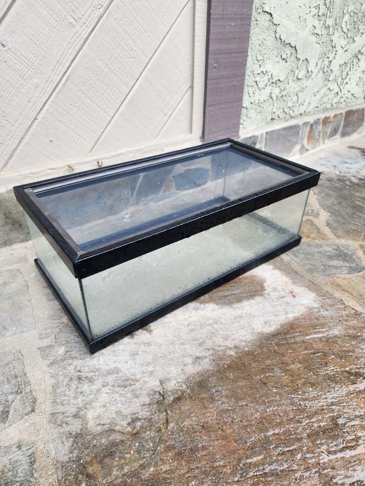 Reptile Tank With Heater