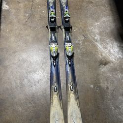K2 T9 Lotta Luv all-mountain skis
