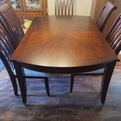 Formal Dining Table For 6 ( 4 Reg Chairs & 2 Arm Chairs )