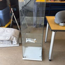 Glass To Shelf Tower With The Lock