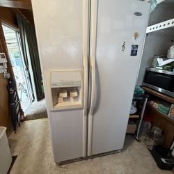 Whirlpool Refrigerator/Freezer Combo