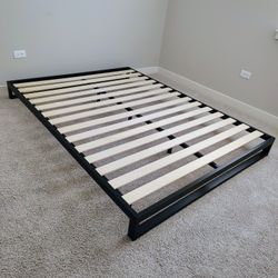 Zinus Trisha Queen platform bed frame