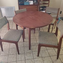 Danish Expandable Dining Table And Chairs