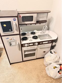 Play kitchen