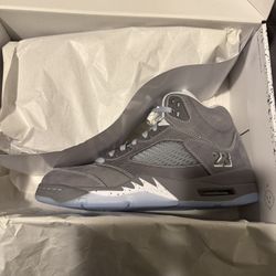 ***NEW JORDAN 5 GREY WOLF SIZE 8.5***