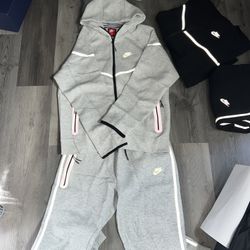 Nike Tech Reflective 