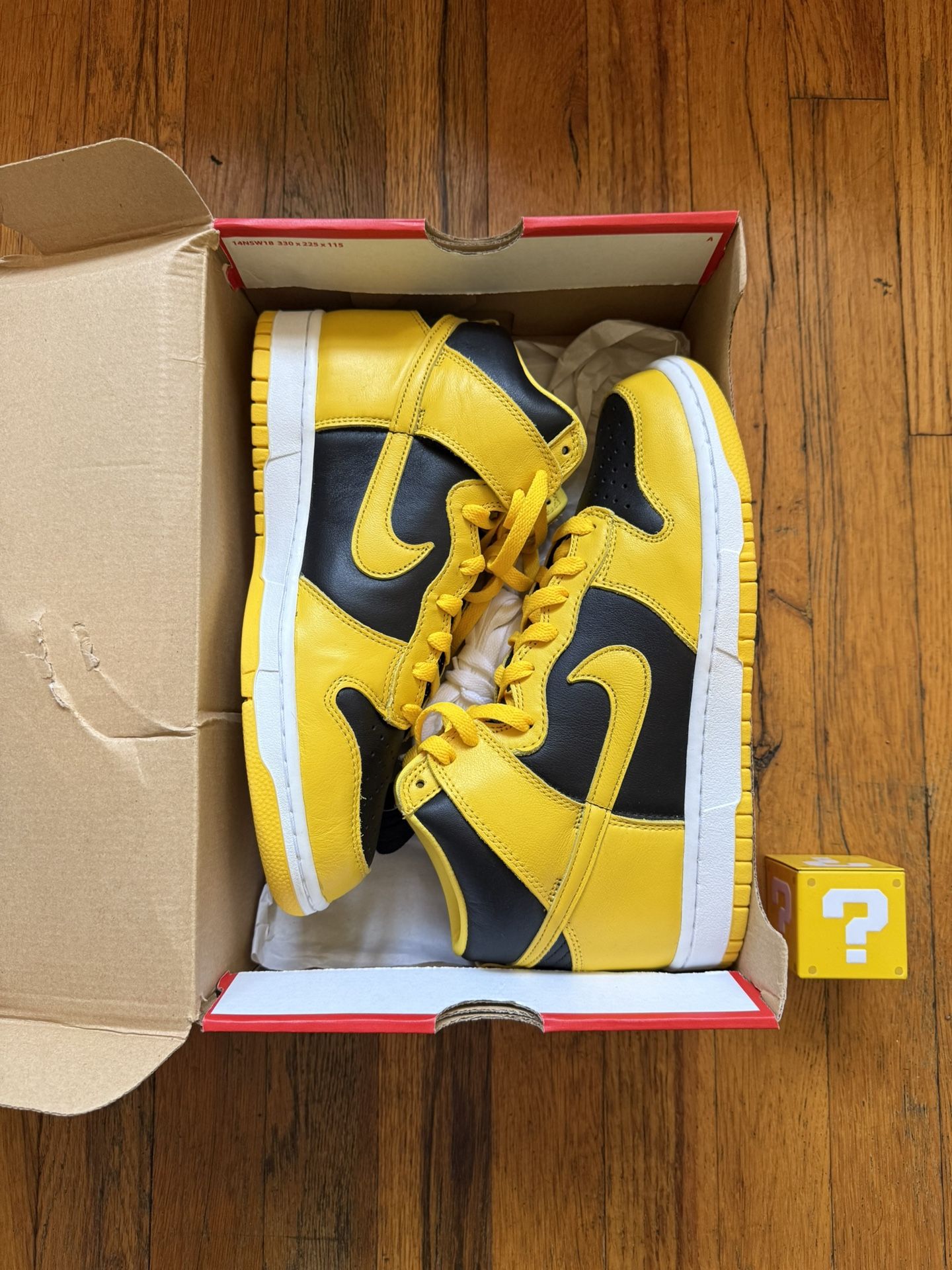 2020 Nike Dunk High SP “Iowa” Size 9 Brand New Never Worn!
