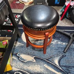 4 Beautiful Bar Stool In Great Condition