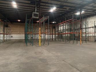 Warehouse racks for free