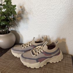 Women’s shoes size 7.5 ✨new