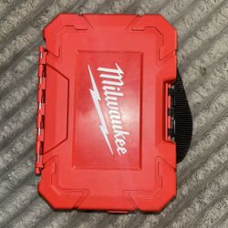 Milwaukee 12 Piece Hole Saw Set Brand New