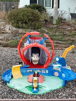 Hot Wheels Monster truck Dyno track