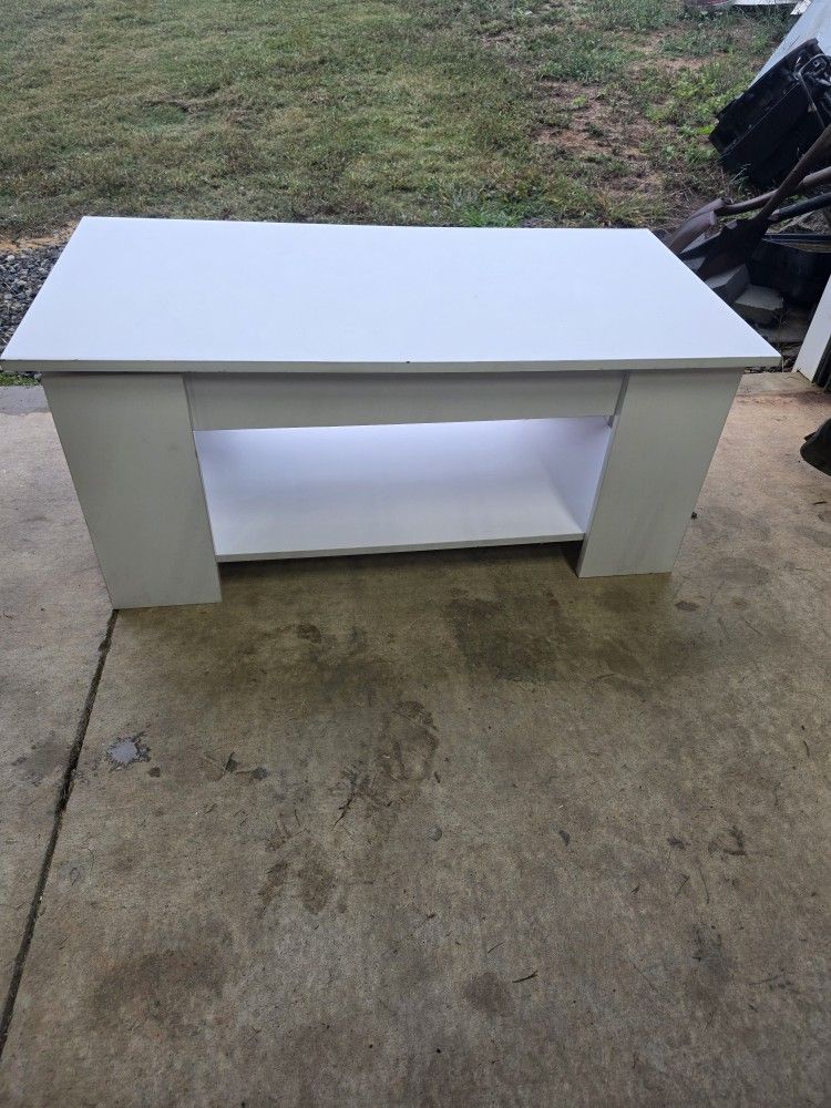 White Lift Table. Coffee Table