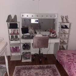 Shoe Stands 