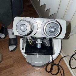 Wesco 80566 Microscope 