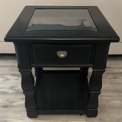 American Signature Furniture Glass Top One Drawer Side Table