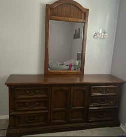 Dixie 5 pc Bedroom Set